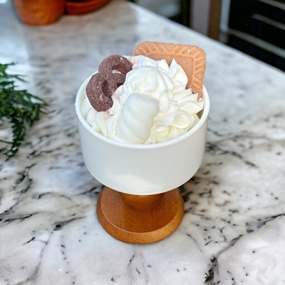 ⚠️SALE Candle // Handmade Cookies And Cream Soy Wax Candle SEND OFFERS🥳 - Picture 4 of 5